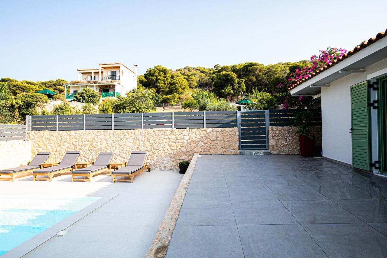 Villa Pine House à Agioi Extérieur photo